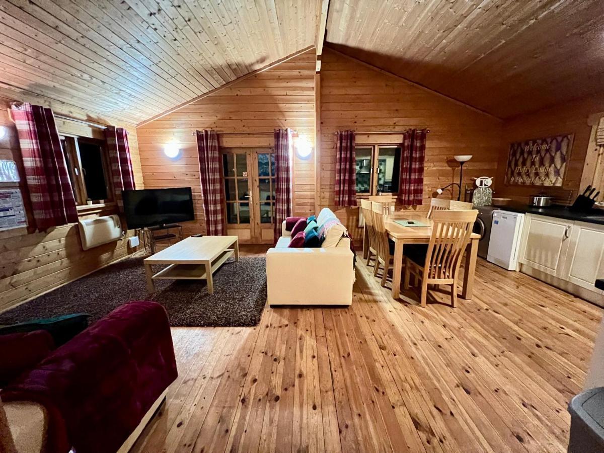 Tufty Lodge, Lake Pochard Lodge 9 South Cerney Bagian luar foto