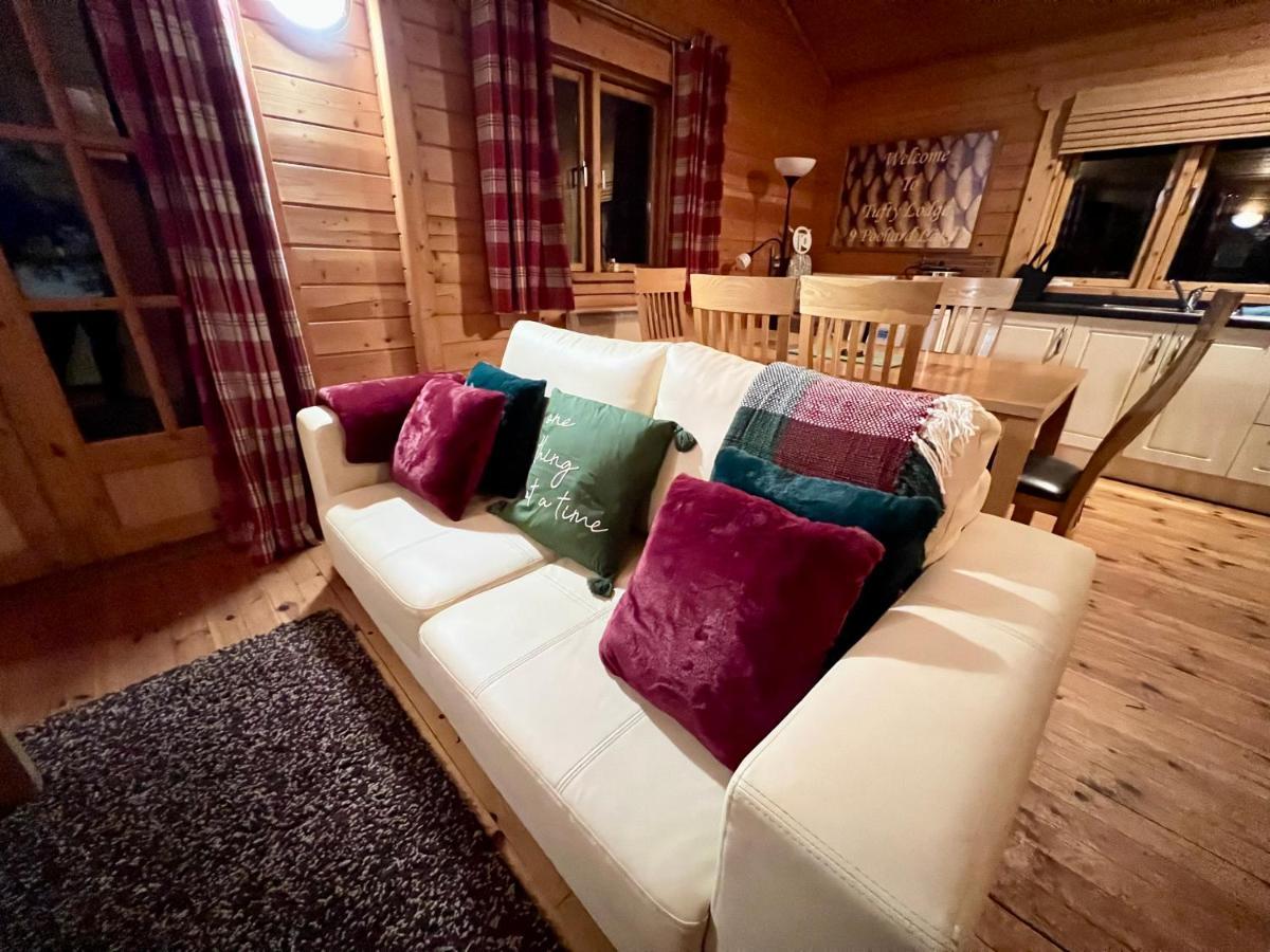Tufty Lodge, Lake Pochard Lodge 9 South Cerney Bagian luar foto
