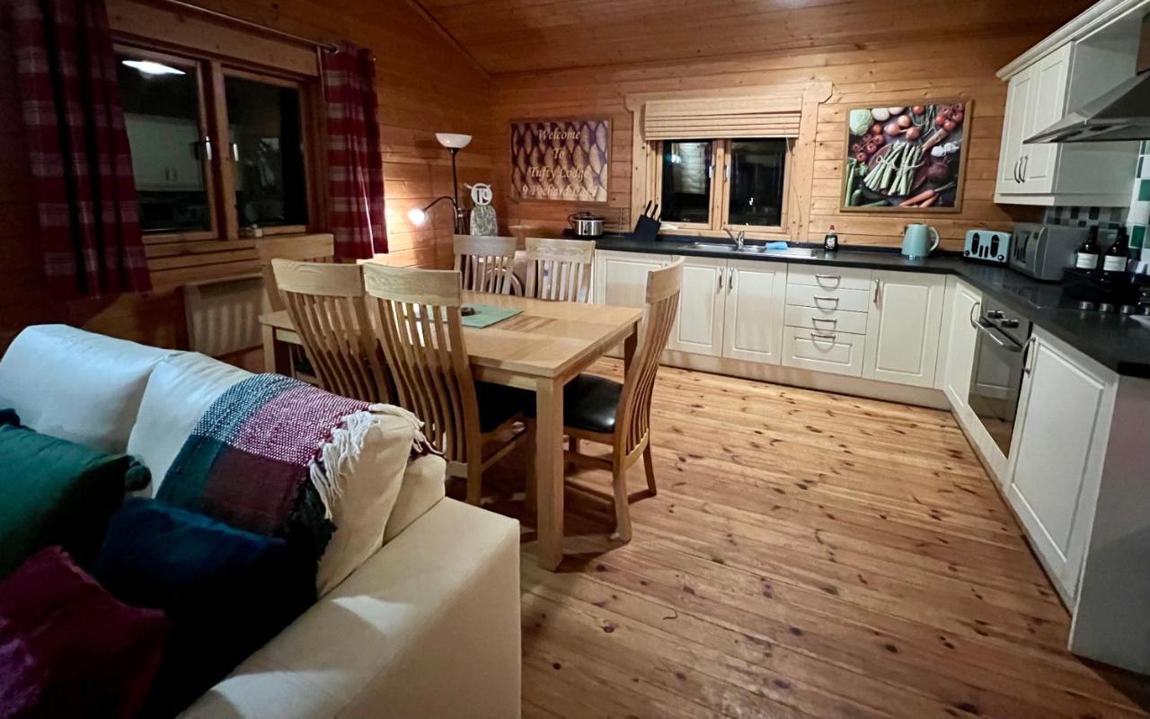 Tufty Lodge, Lake Pochard Lodge 9 South Cerney Bagian luar foto