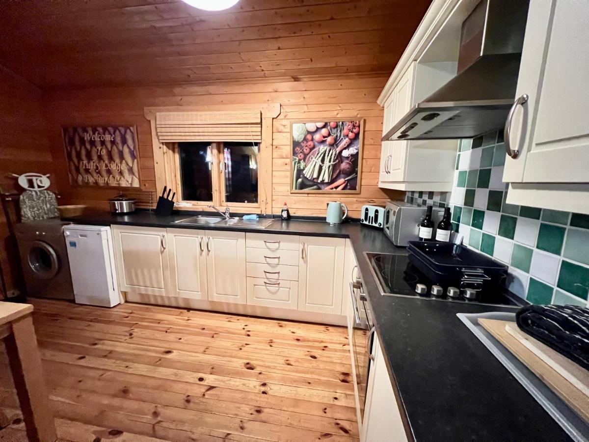 Tufty Lodge, Lake Pochard Lodge 9 South Cerney Bagian luar foto
