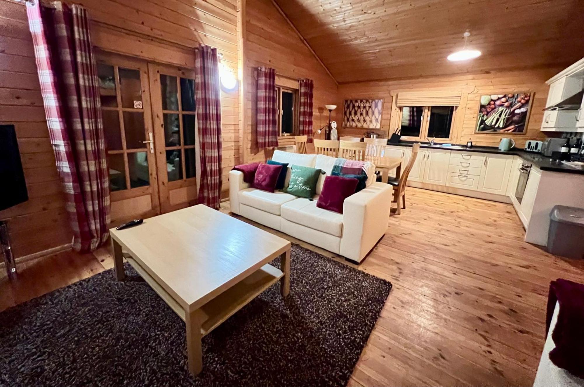 Tufty Lodge, Lake Pochard Lodge 9 South Cerney Bagian luar foto