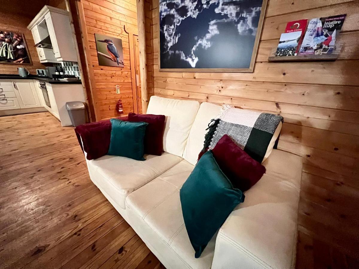 Tufty Lodge, Lake Pochard Lodge 9 South Cerney Bagian luar foto